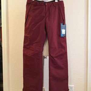 686 snowboard / ski pants.  Size M.  NWT
